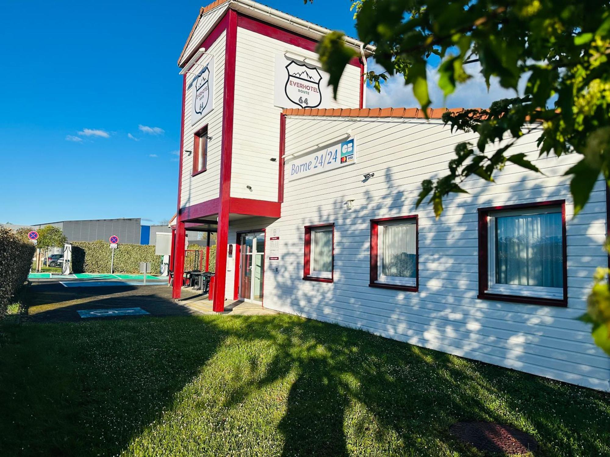 Everhotel De Tarbes-Ibos Exterior photo