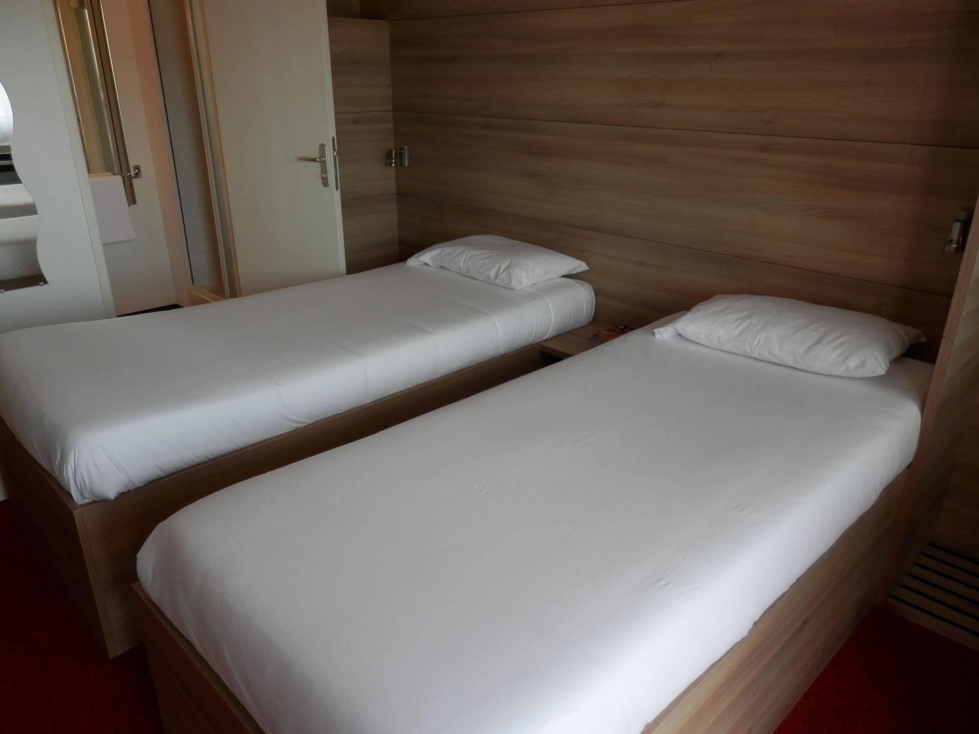 Everhotel De Tarbes-Ibos Exterior photo